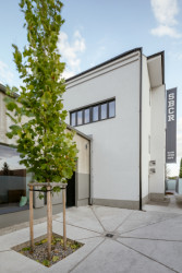 Přestavba Vindyšovy továrny na Ski a Bike Centrum Radotín, VLLNNA + Martin Duba studio/ Ing. arch. Petr Šindelář, Ing. arch. Martin Duba, Ing. arch. Hana Davidová