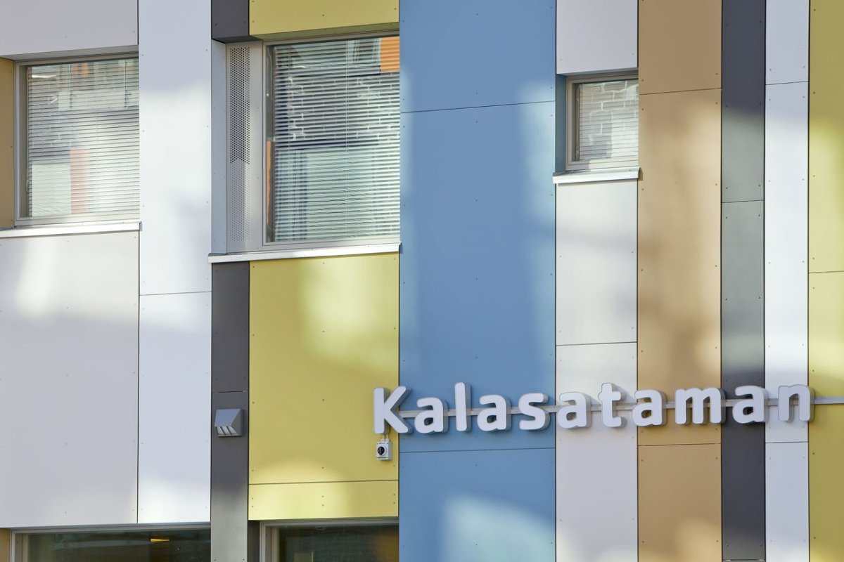 Škola a denní stacionář Kalasatama v Helsinkách, studio JKMM