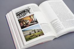 Petr Vorlík a Robert Guzík představují svou novou knihu Ambice uzavírající projekt Architektura osmdesátých let