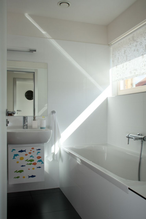 Vladimír Balda architekt, Přízemní dům se slunolamem – foto