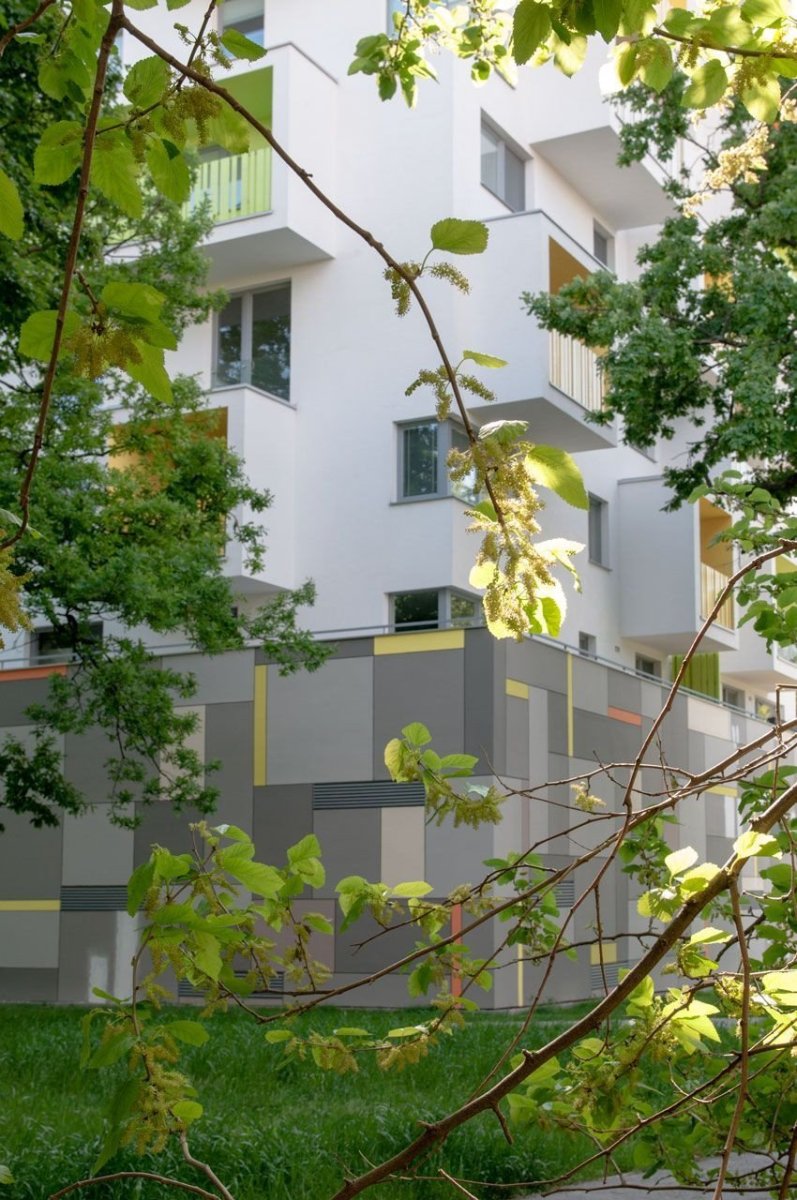 Architekti Šebo Lichý & Drahan Petrovič, Polyfunkčný objekt Nový Háj - foto