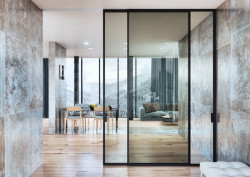 J.A.P., dveře STRONG v posuvném systému PREMIUM – foto