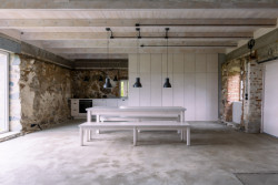 Přeměna stodoly na fotografické studio od Helga Blocksdorf Architektur