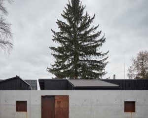 Dům za zdí, Mjölk architekti