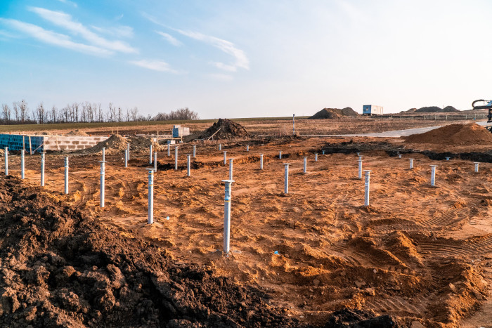 Zakládání dřevostaveb na zemních vrutech