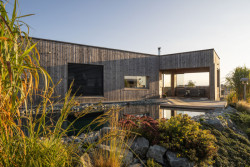 Piazzetta Národního divadla bude hostit kurátorskou výstavu dřevěné architektury. Unikátní instalace bude k vidění od 19. dubna do 17. května