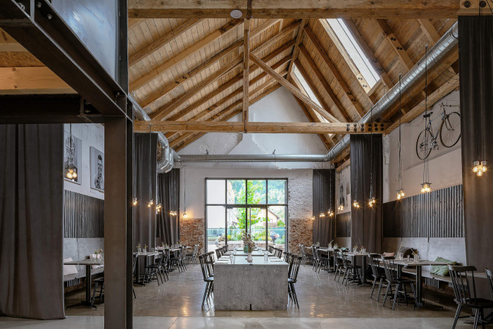 Přestavba Vindyšovy továrny na Ski a Bike Centrum Radotín, VLLNNA + Martin Duba studio/ Ing. arch. Petr Šindelář, Ing. arch. Martin Duba, Ing. arch. Hana Davidová