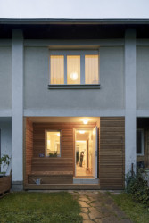 Sídliště Solidarita bylo odpovědí na bytovou krizi po 2. světové válce. Od té doby nezestárlo. (Bydlení v řadovém domě v Praze-Strašnicích, BY architects)