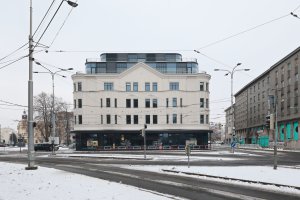 Ostravica při příjezdu do centra Ostravy. Už ne ostuda, ale chlouba. (Textilia – zreknstruovaná ikona Ostravy; Master Design)