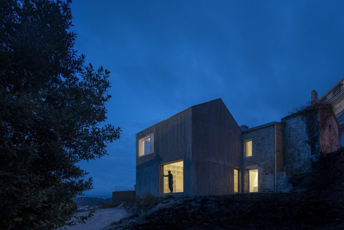 Rekonstrukce a dostavba rodinného domu v Muros, fuertes-penedo arquitectos