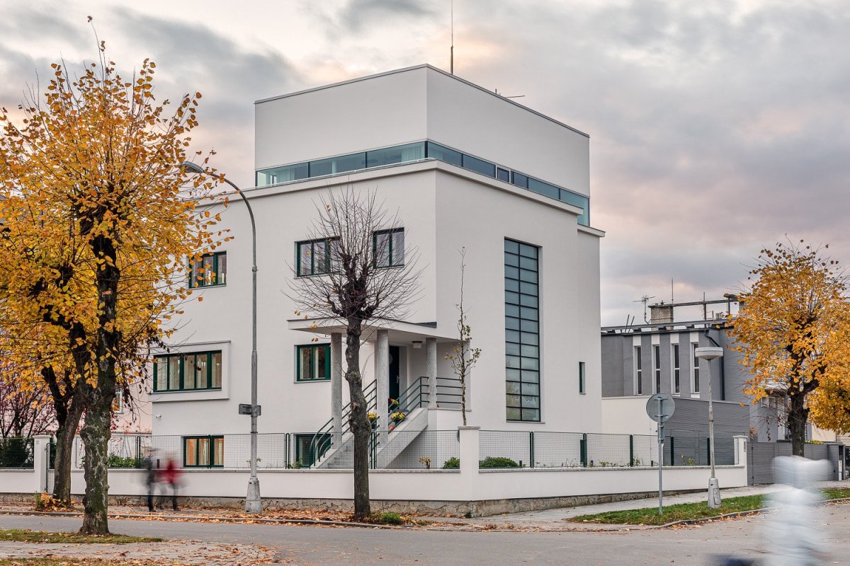 Ateliéry StudioPAB a mimokolektiv se ujali rekonstrukce historické funkcionalistické vily v Olomouci