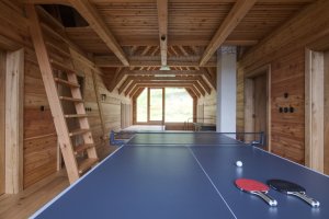 Uvnitř Wunderbaude (Chalupa Wunderbaude, A1Architects)