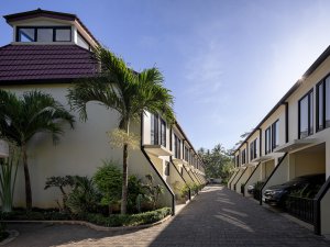 Důležitá byla také odolnost vůči zemětřesení. (De Residence Pangandaran, Erik Petrus)