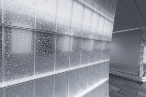 Maxim Velčovský a edit! architects uspěli v graficko-výtvarné soutěži na návrh interiéru stanice metra Českomoravská