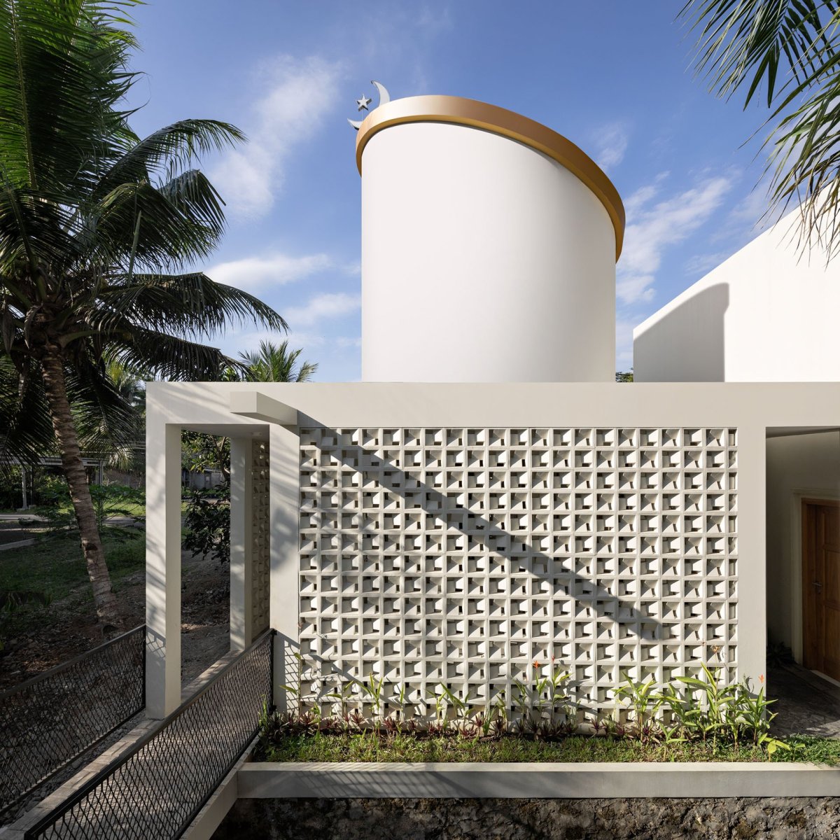 Modlitebna (De Residence Pangandaran, Erik Petrus)