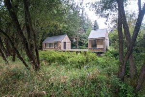 Asi nejmenší nominovaná stavba je vlastní ateliér architekta Jana Tyrpekla, který si postavil v zahradě. Porota ocenila, že je "postaven s použitím recyklovaných materiálů a s velkou pomocí rodiny a přátel."
