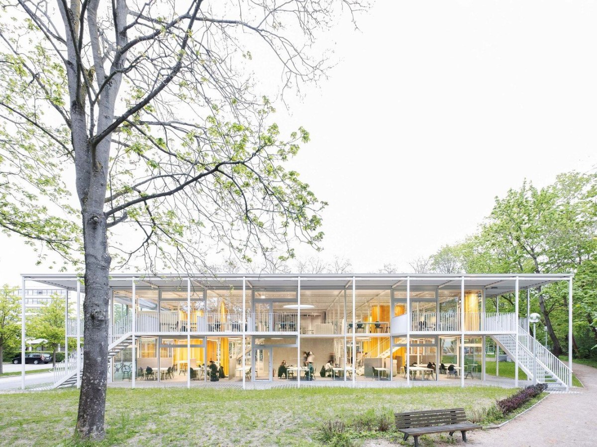 Architektům se podařilo postavit udržitelnou budovu, která je připravena reagovat na potřeby a změny ve společnosti.  