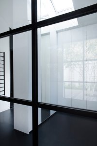 Bílý dům v Lysolajích, skvadra architekti