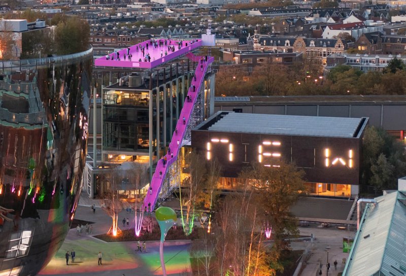 Výstava je umístěna v rotterdamském Nieuwe Instituut, v atraktivním prostředí, které nedávno doplnila budova archivu od ateliéru MVRDV. Archiv je přístupný veřejnosti a nabízí další archizážitek.