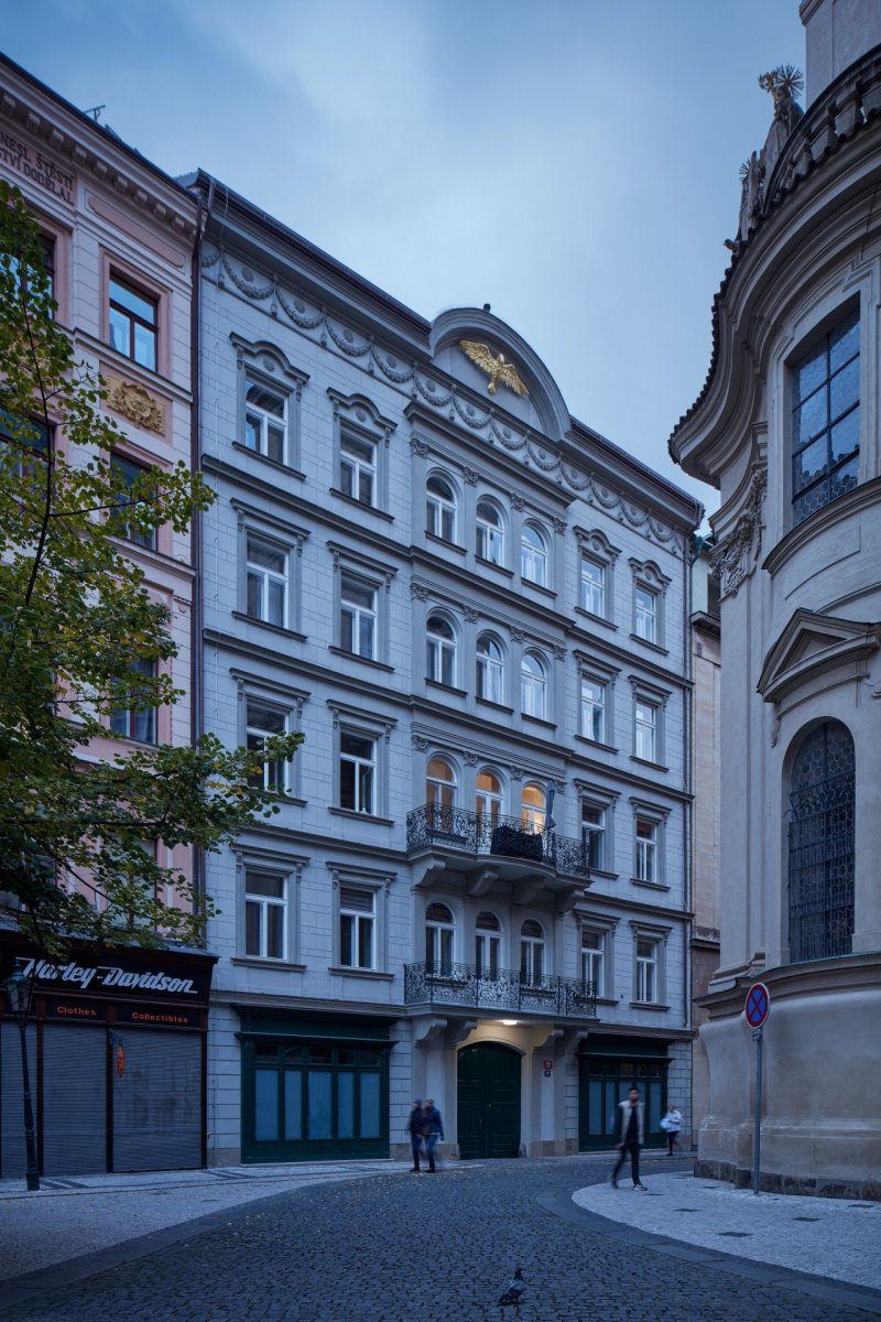 Rekonstrukci činžovního domu v Havelské ulici, QARTA Architektura: Dům v průběhu dvacátého století chátral, rekonstrukce mu zachovala jeho obytný charakter