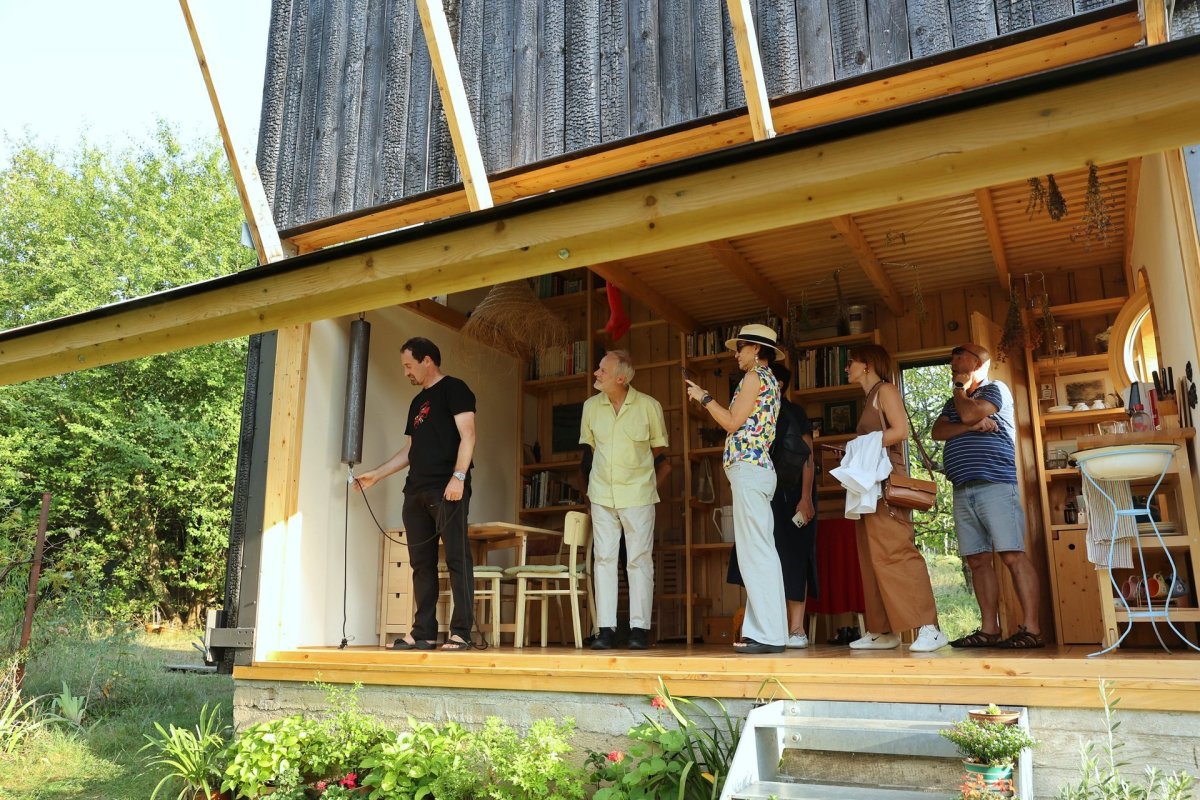 Porota na návštěvě zahradníh pavilonu