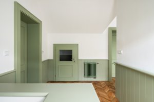 Rekonstrukce prvorepublikové vily v Praze od No Architects