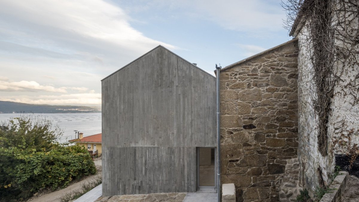 Rekonstrukce a dostavba rodinného domu v Muros, fuertes-penedo arquitectos