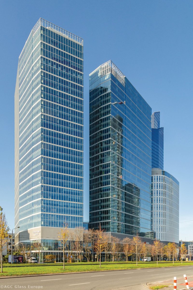 Panorama polské Varšavy se rychle mění. Pojďme se podívat na jednotlivé budovy nového administrativního bloku ve Varšavě. (na fotografii The Warsaw HUB)