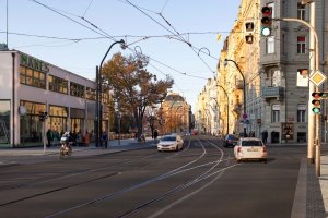Projekt řeší úpravu nábřeží od Mánesu po Klementinum.