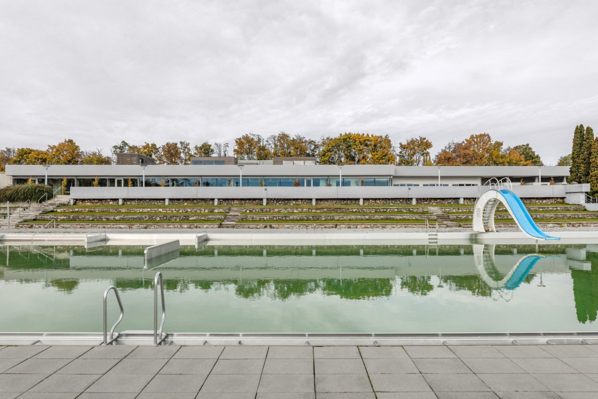 Architekti D.R.N.H. - Wellness Kraví hora: Koupaliště vzniklo v 70. letech podle návrhu architekta Miloslava Kramoliše