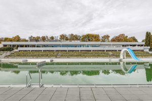 Architekti D.R.N.H. - Wellness Kraví hora: Koupaliště vzniklo v 70. letech podle návrhu architekta Miloslava Kramoliše