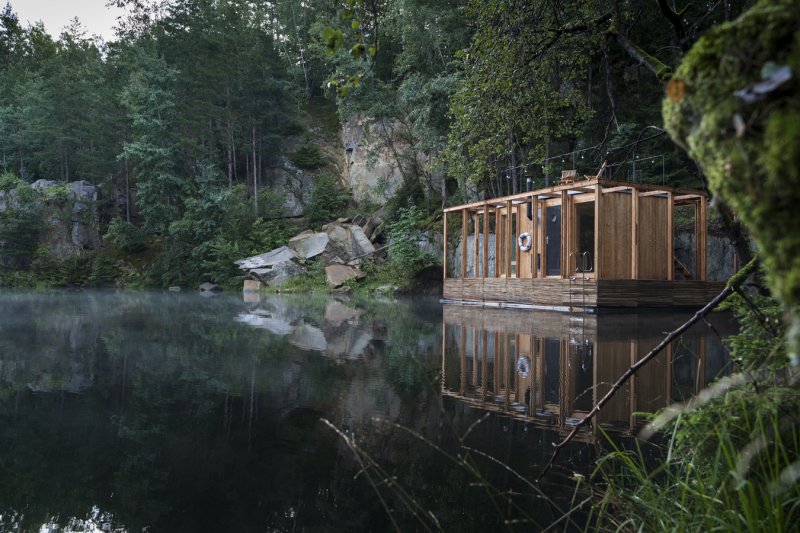 Plující sauna Lom od ateliéru Hra