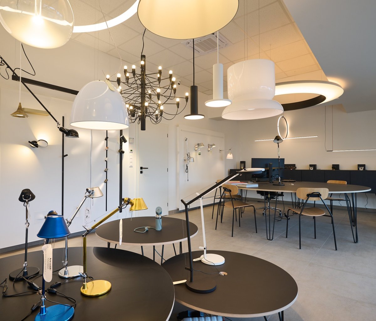 Nový showroomu svítidel 60.cz se otevřel v Olomouci - nabízí designové ikony.